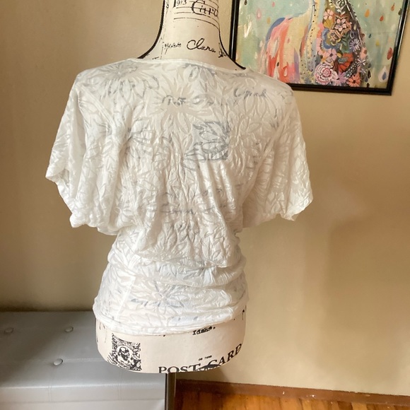 BCBG women's creamy white sheer floral top S - Picture 2 of 3